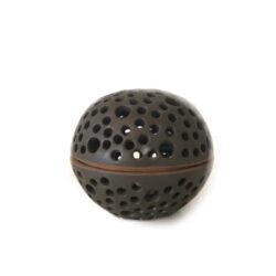 Rund unika keramik lysestage - sort - Produkter, Brugskunst, Lysestager og lanterner, Unika keramik - Pottery Studio