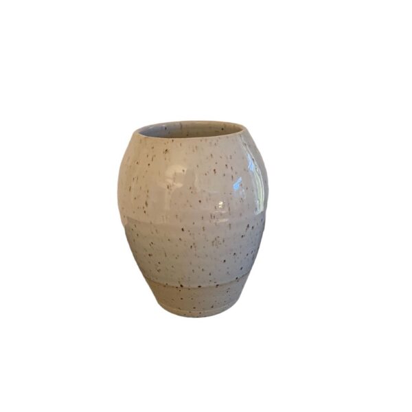 Vase i keramik - bryllupsvase i creme - hånddrejet vase fra Vang Keramik